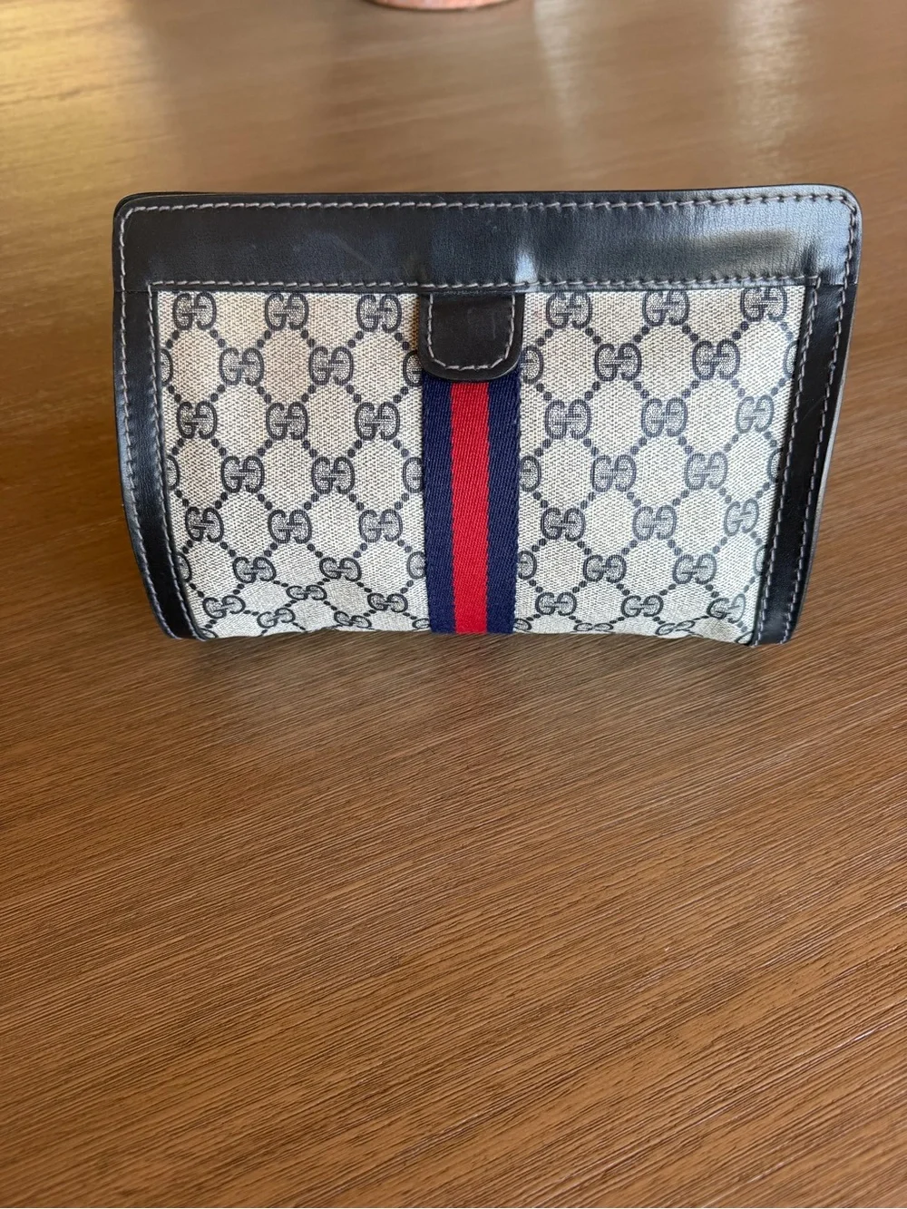 Vintage Gucci Beige GG supreme Sherri line clutch/pouch navy/red canvas